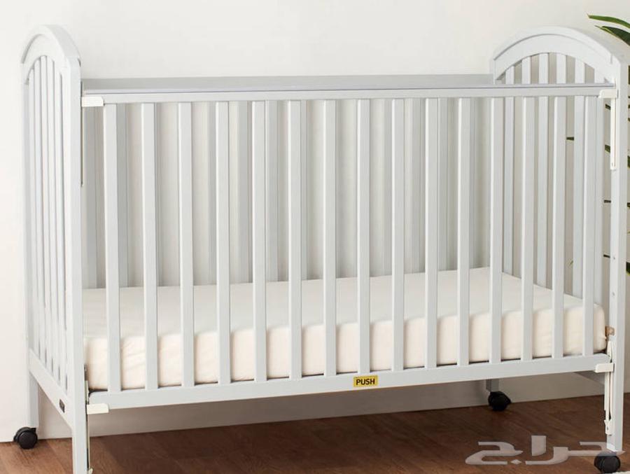 سرير اطفال جونيور بحاله ممتازه مع مرتبه64608821870337110