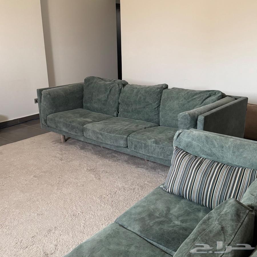 كنبه من قطعتين اخت الجديده نظيفه جدا للبيع64616939621506111