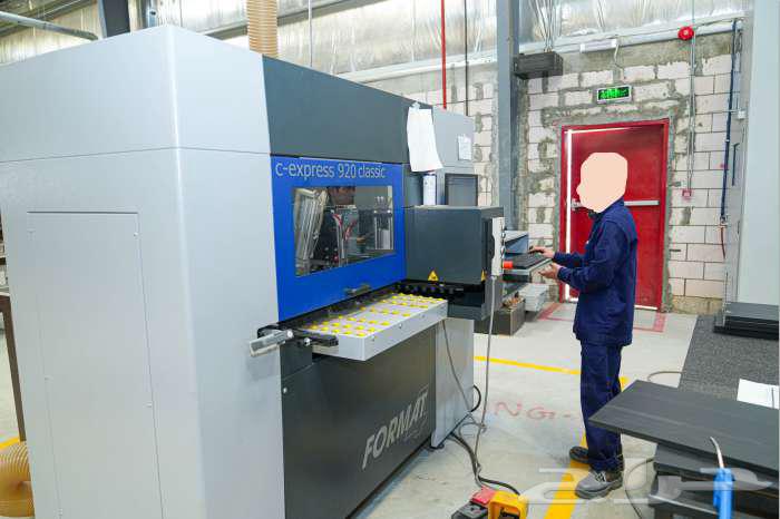 ماكينة تخريم حفر وتفريز الخشب CNC64618904669571110