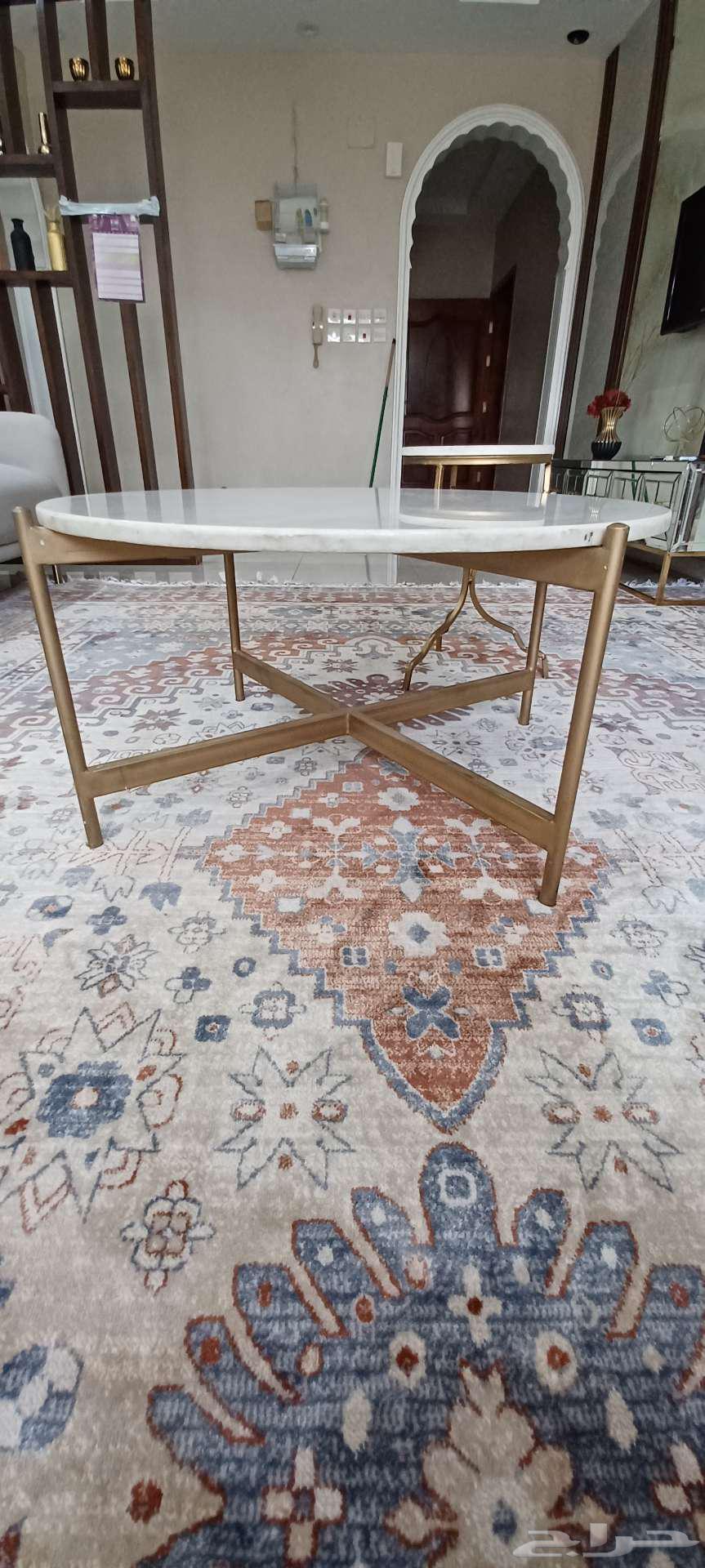 طاوله رخام وصغيره خشب64620392417281111