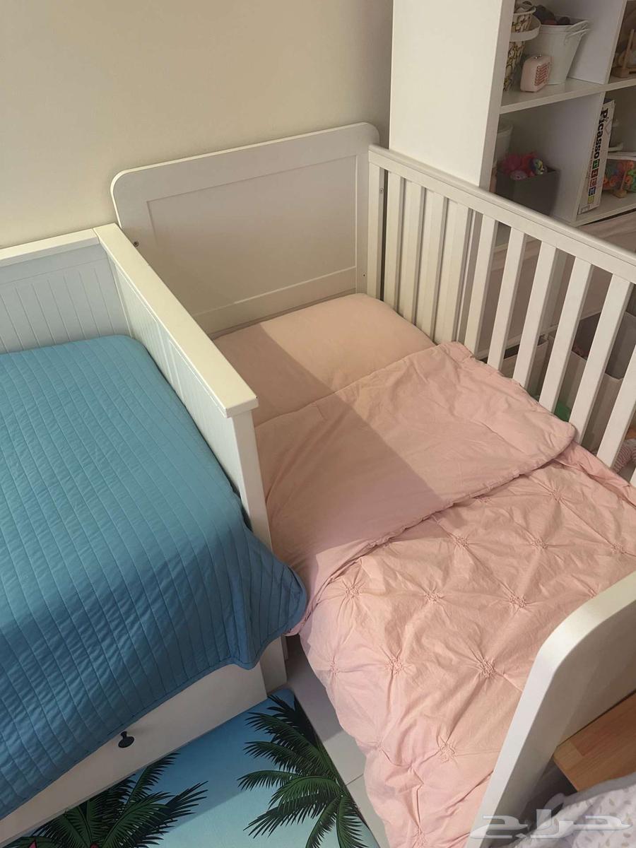 سرير أطفال من هوم سنتر - بحالة ممتازة و نظيف جدا64620692680449111