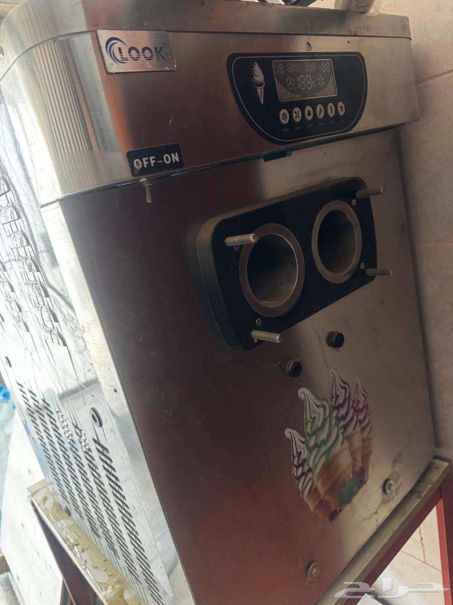 مكينة ايسكريم بجميع معداتها شبة جديده استخدام شهر64621617283073111