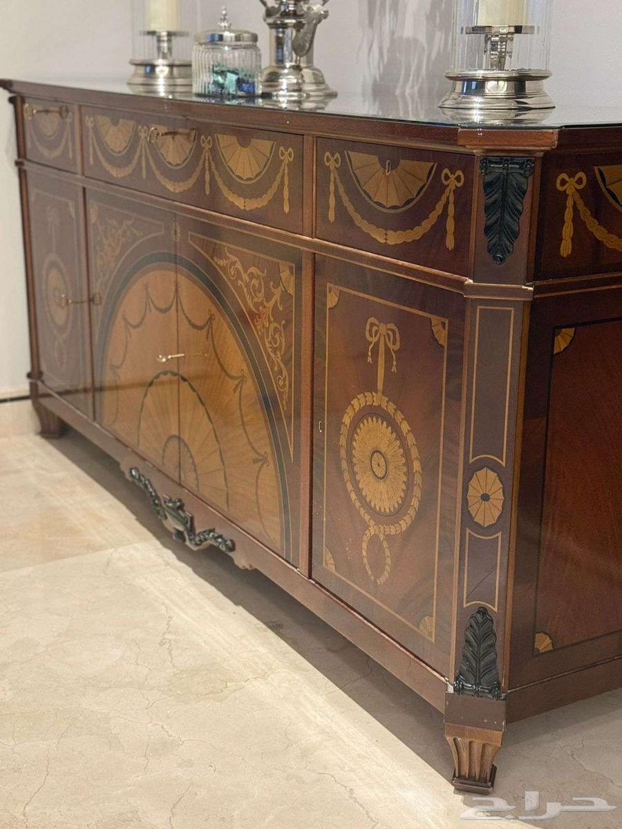 Luxurious Dining Table64622512886787113