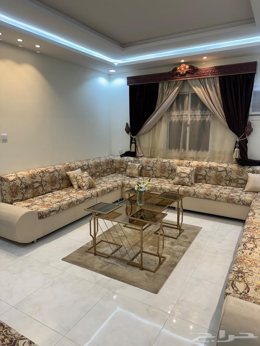 للبيع الكنب والستاره والطاوله وخدمتها64624046166018110