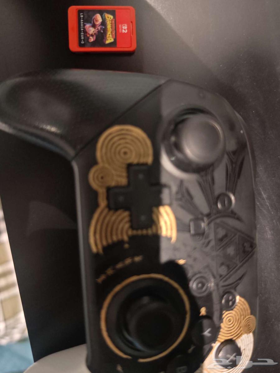 New Donkey Kong Tape and Professional Zelda Edition Controller64624487158402110