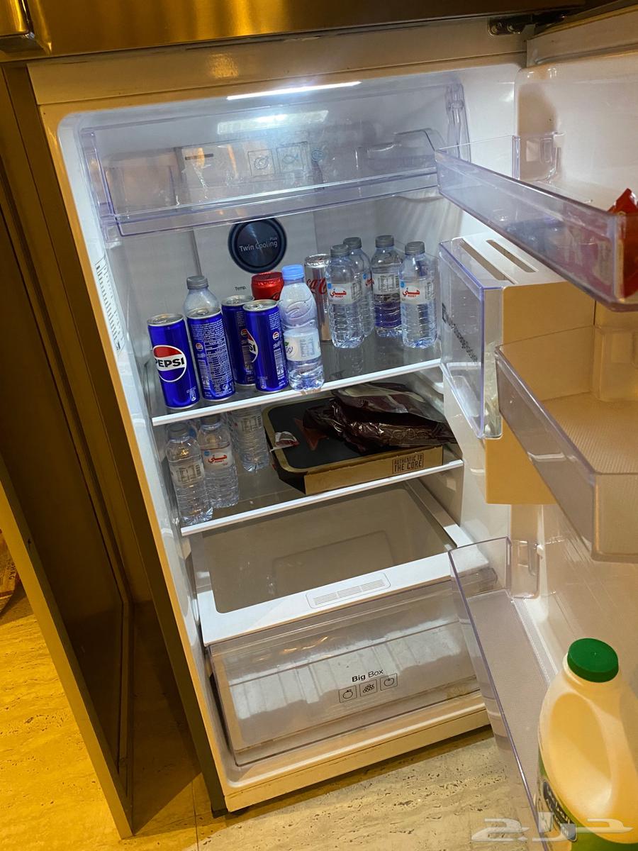 ثلاجة سامسونج للبيع تعمل وبحالة ممتازة64625075183105113