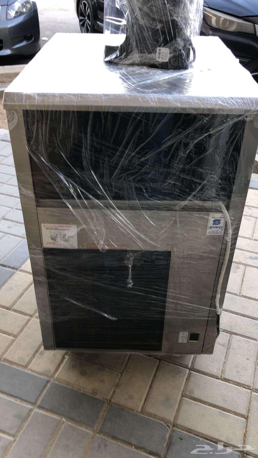 يوجد معدات بار كامله شبه جديده للبيع مكينة كوفي ثلاث قروب64619139040387111