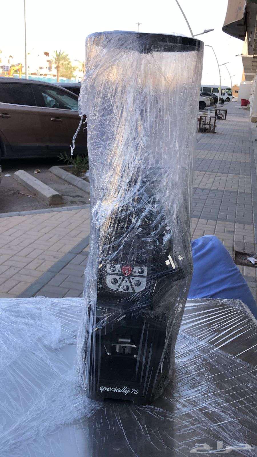 يوجد معدات بار كامله شبه جديده للبيع مكينة كوفي ثلاث قروب64619139040387114