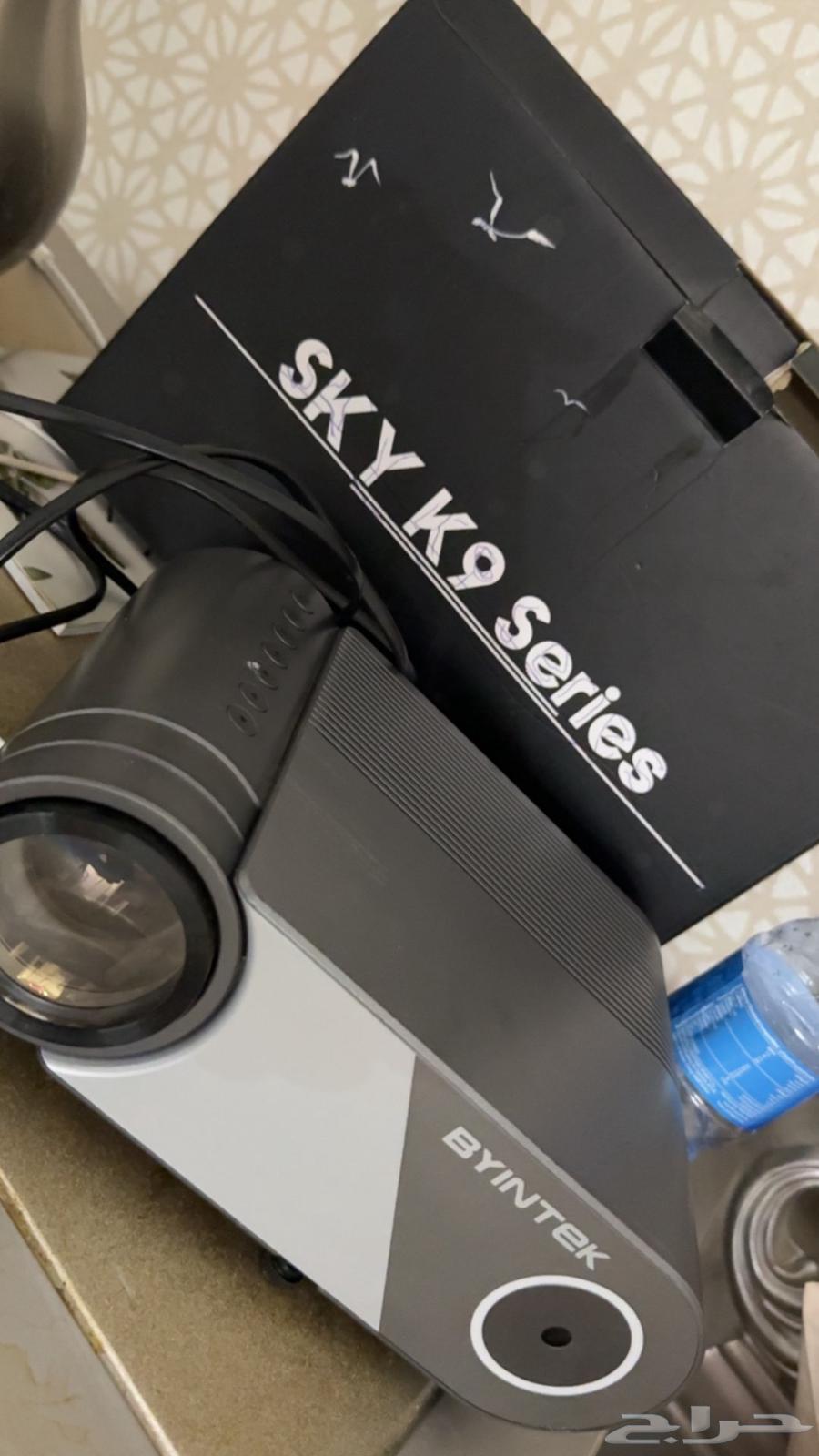 Projector for sale, brand new, used for one year.64621217312130110