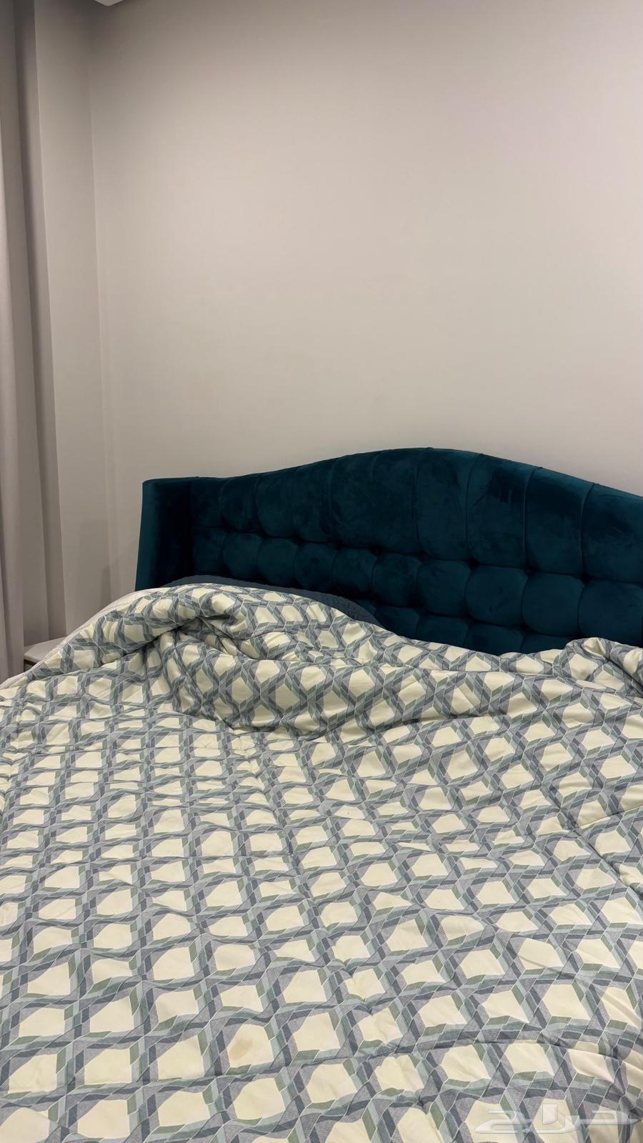 سرير نفرين مع كومدينات64617515188738112