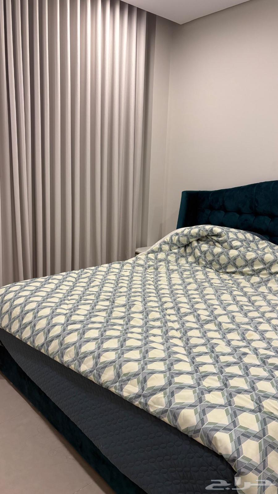 سرير نفرين مع كومدينات64617515188738111