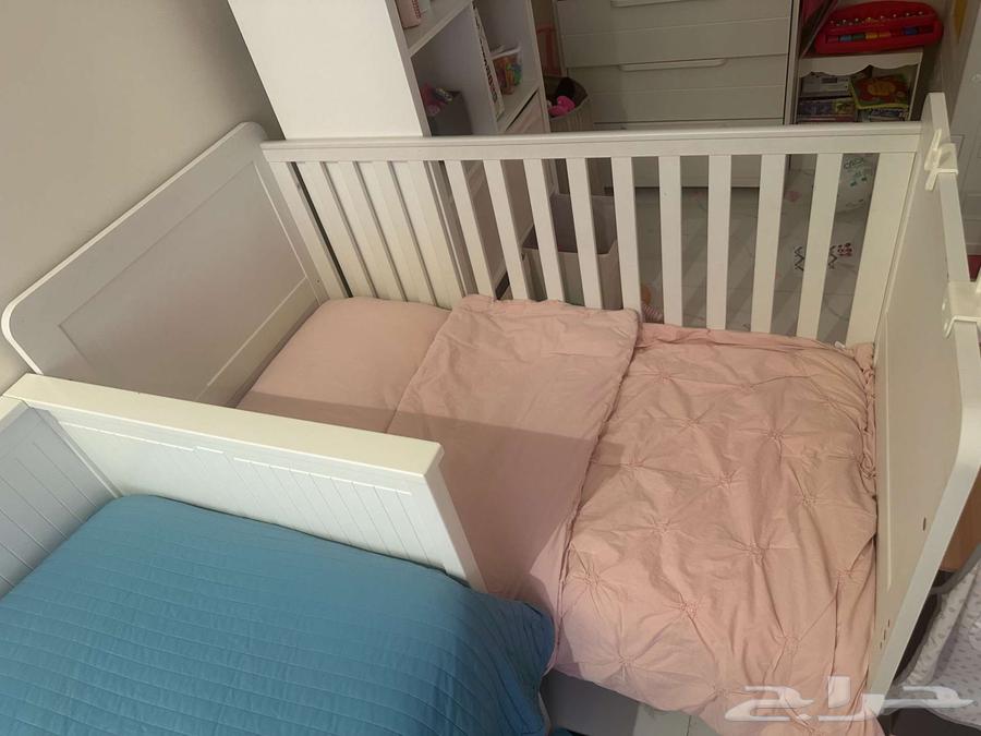 سرير أطفال من هوم سنتر - بحالة ممتازة و نظيف جدا64620692680449110