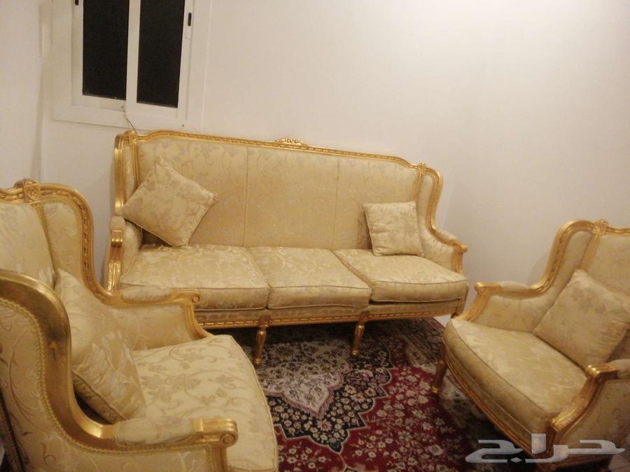 كنب كلاسيكي نظيف للبيع64612326324097110