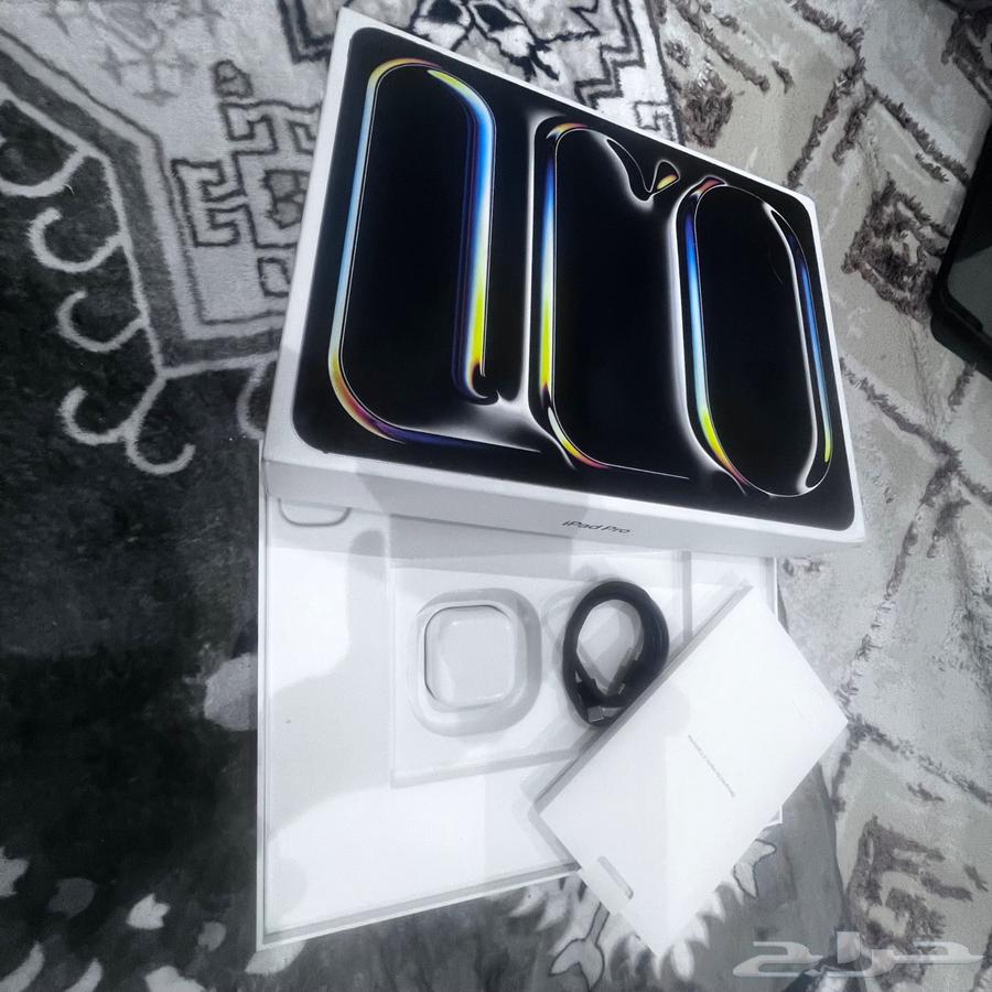 ايباد برو 13 بوصه 256 جيجا64622961887746110