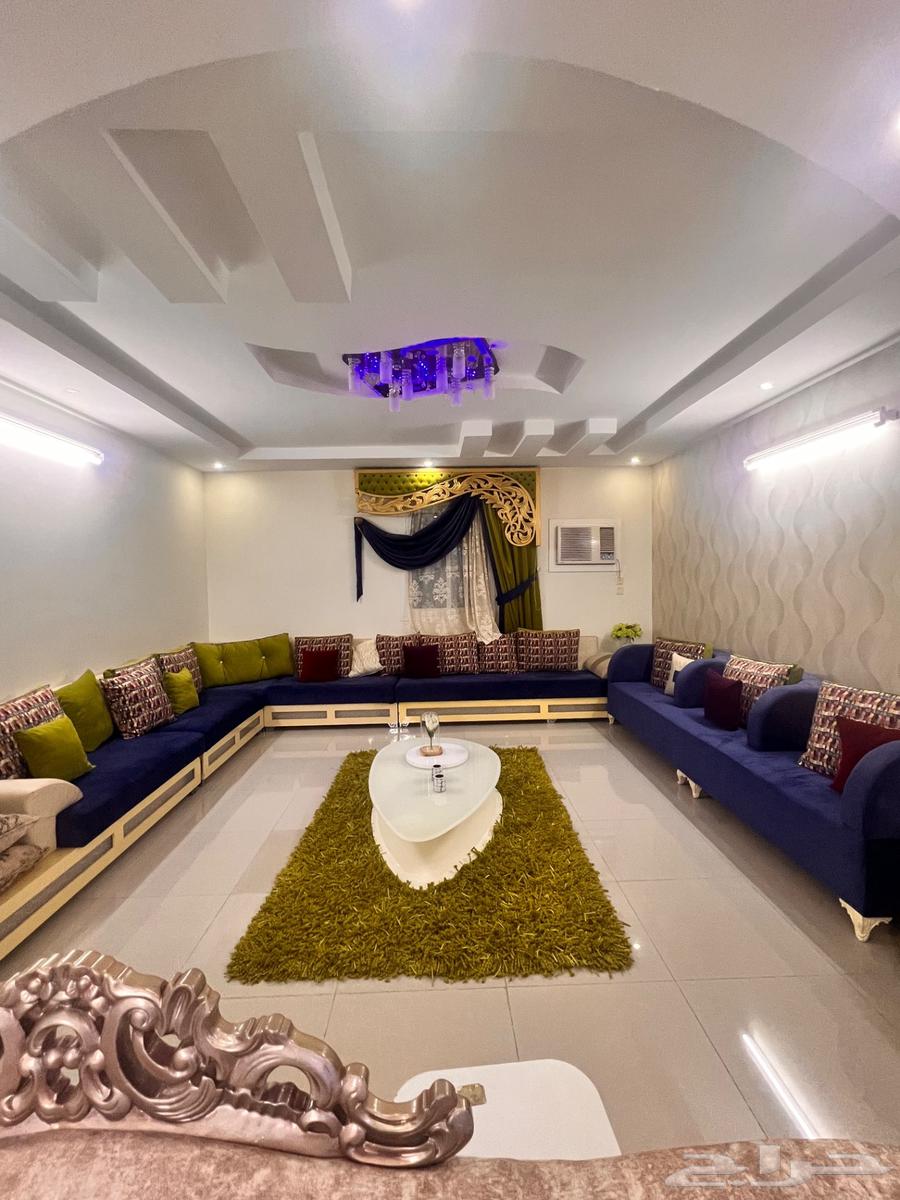 مجلس مكون من من 5 قطع بحالة جيدة64163290596737112