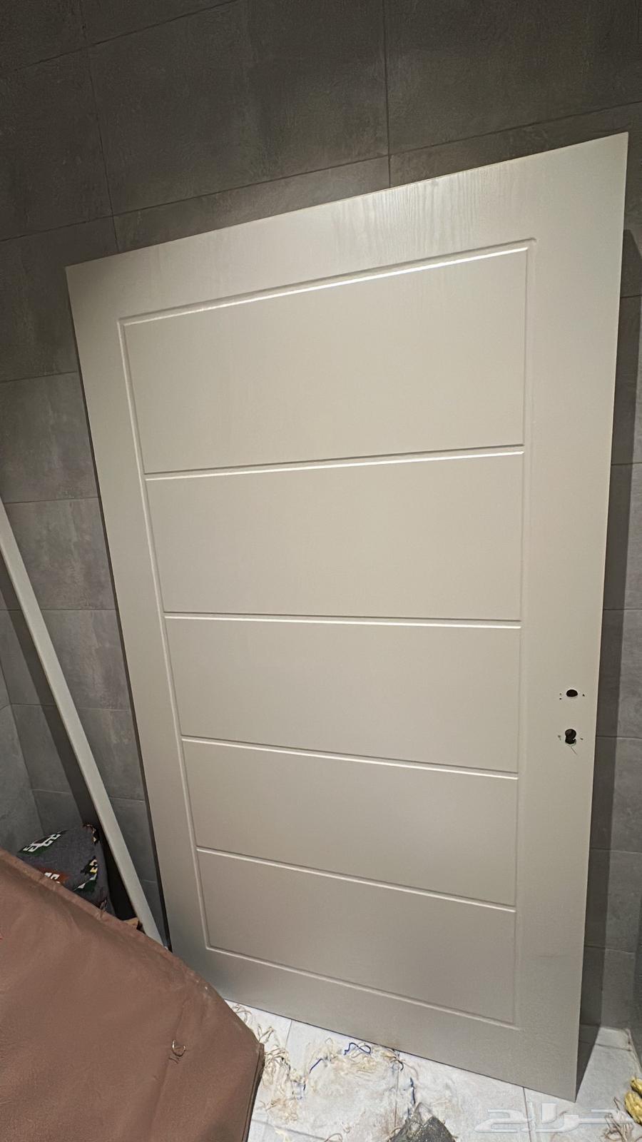 A new door, unused and uninstalled, from Manar Al-Omran64474139937539110