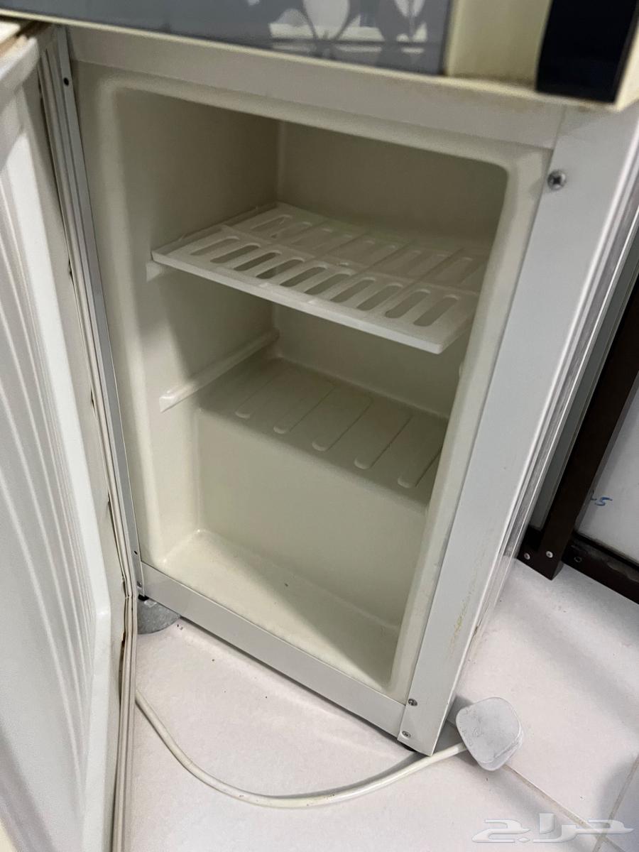 دولاب حمام ابيض يعلق بالجدار  برادة ماء جيباس بدولاب64566714471937113