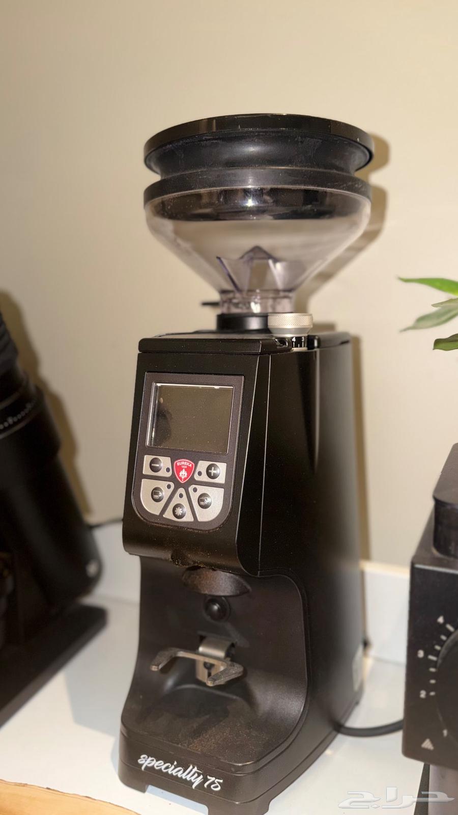 طاحونة قهوة يوريكا اتوم 75 لون اسود64509250735362112