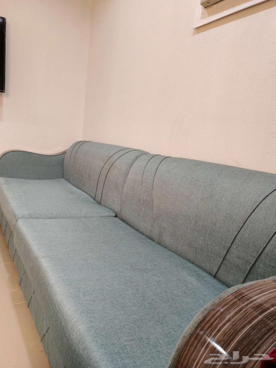 كنب بحالة جيدة جدا للبيع64681175441409112