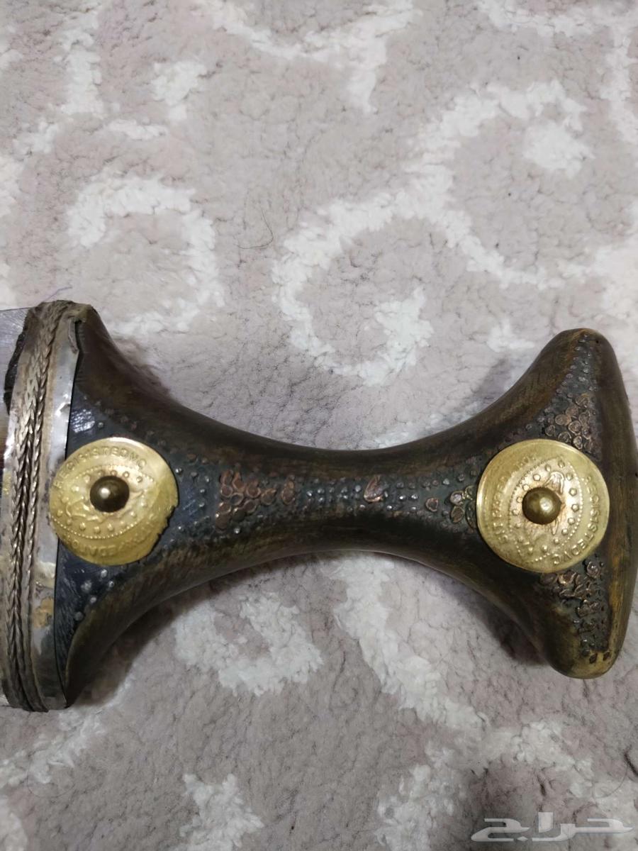 خنجر للبيع له قرابة عشرين سنه الخزنه64681818143362112