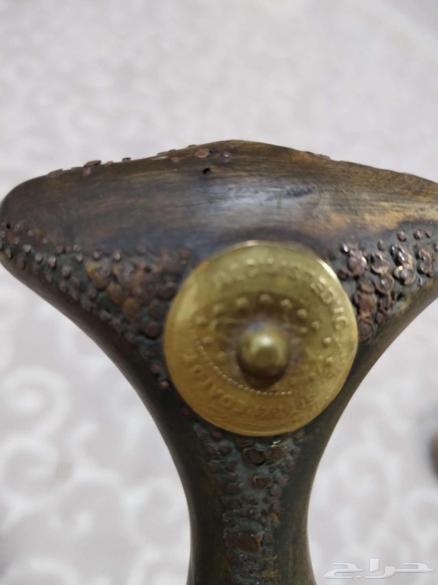 خنجر للبيع له قرابة عشرين سنه الخزنه64681818143362113