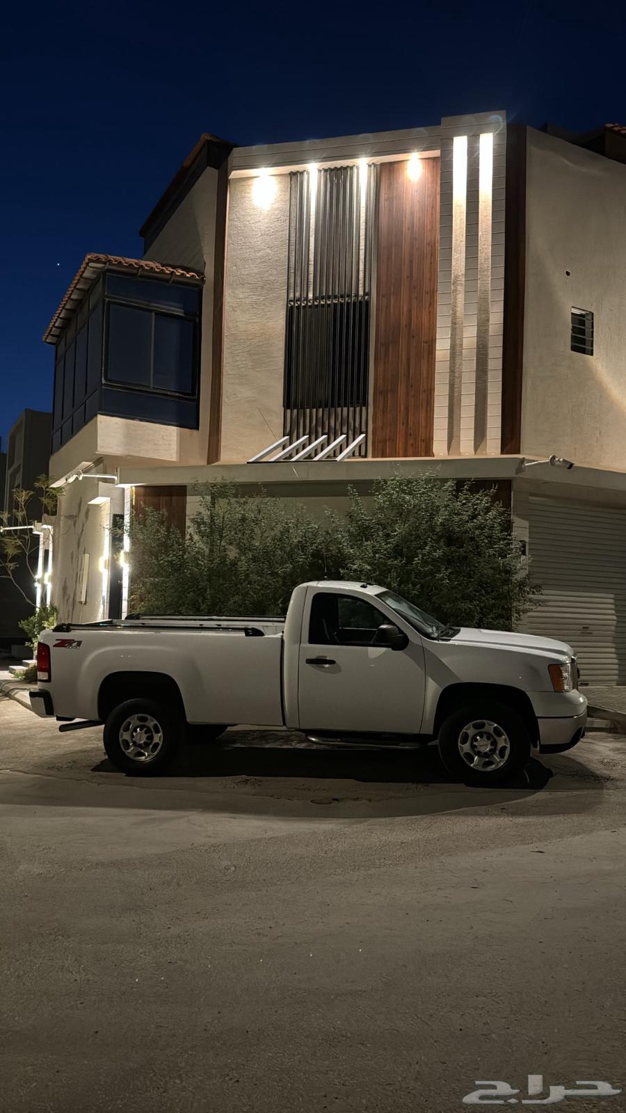 Furniture delivery, towing caravans, car towing64174802660355112