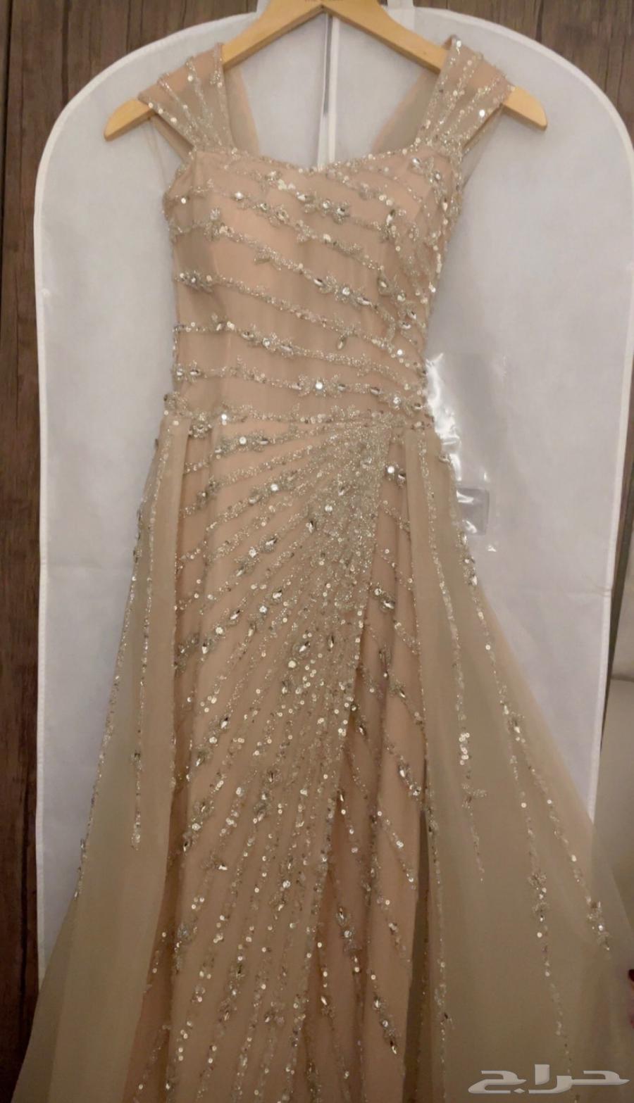 فستان مستعمل للبيع64666910267011110