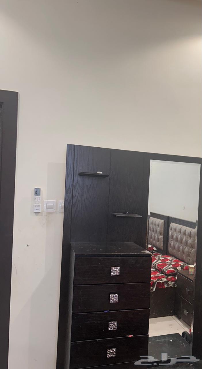 Bedside table and wardrobe64836871913091111