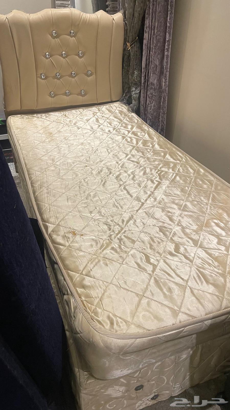 سرير للبيع ( وبعض الاثاث لوجة الله)64444258299777110