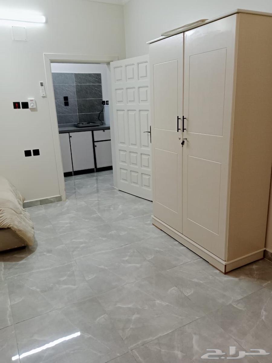 شقة استديو للايجار بحي الخليج64217161609218113