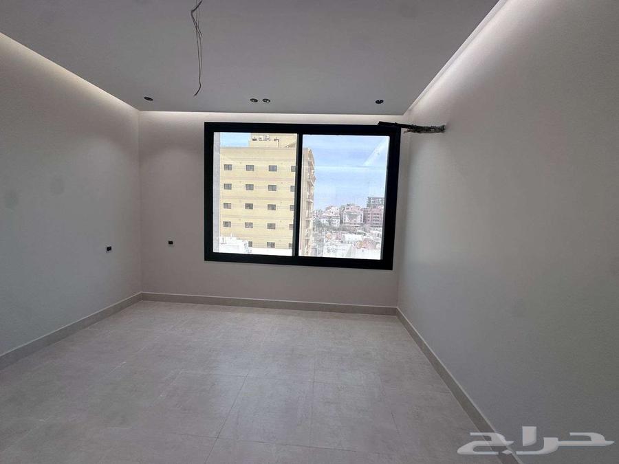 شقة 4 غرف بحي السلامة للبيع أفراغ فوري أمامية بمدخلين64225057960066111