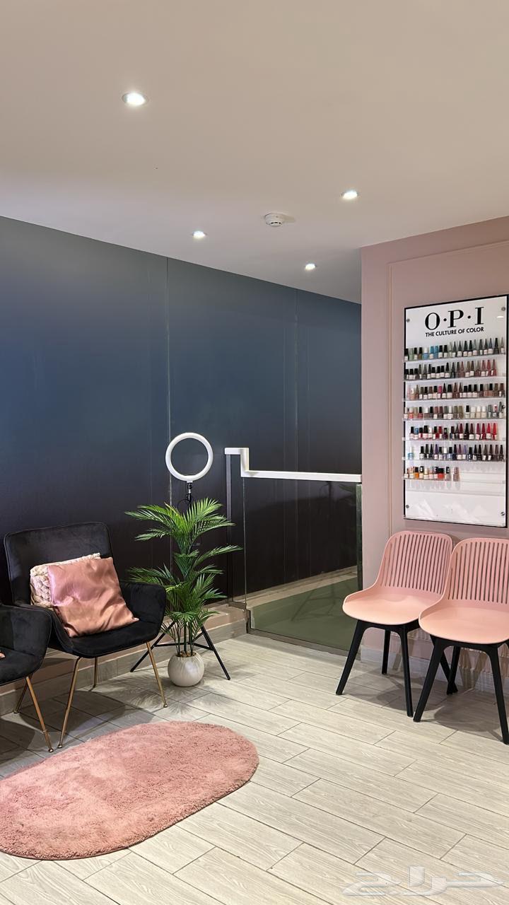 صالون للتقبل64239958179330113