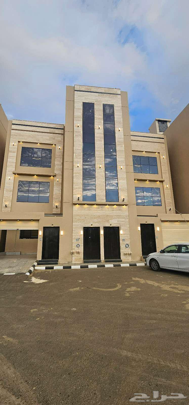 للبيع عرض خاص شقق علويه بسطح VIPمن500 ألف أبها المحالة قرطبة64240137909633110