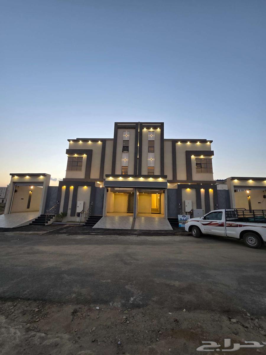 للبيع روف علوى مع ملحق حوش ومدخل سياره 9غرف VIPطريق الثمانين64240137283586111