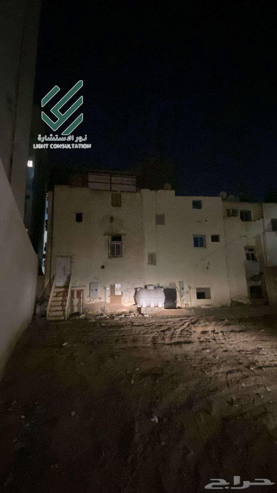 للبيع بيت شعبي حي السيح 81م64240290454401110