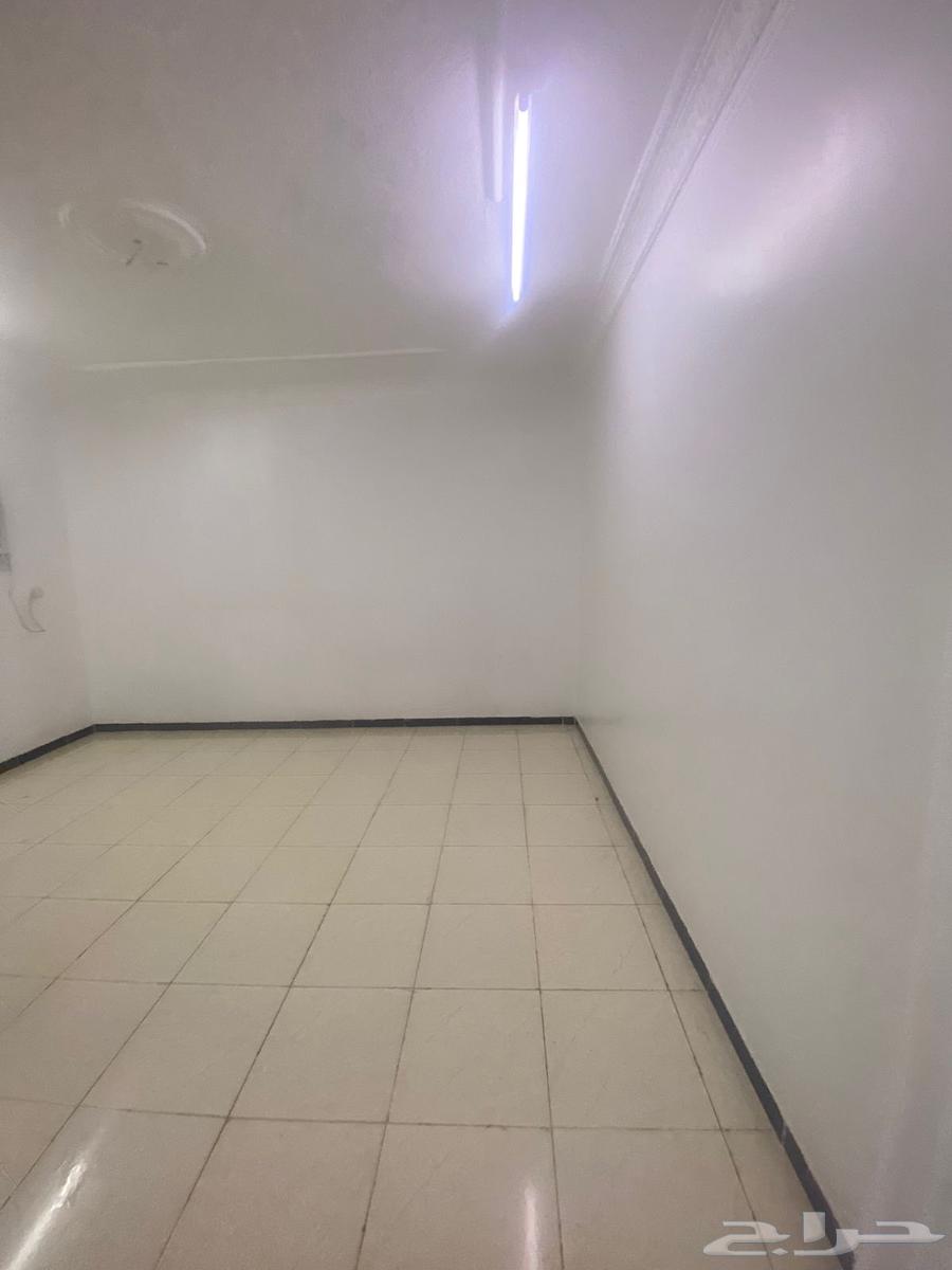للايجار غرفة ودورة مياه في فيلا64249713210115112