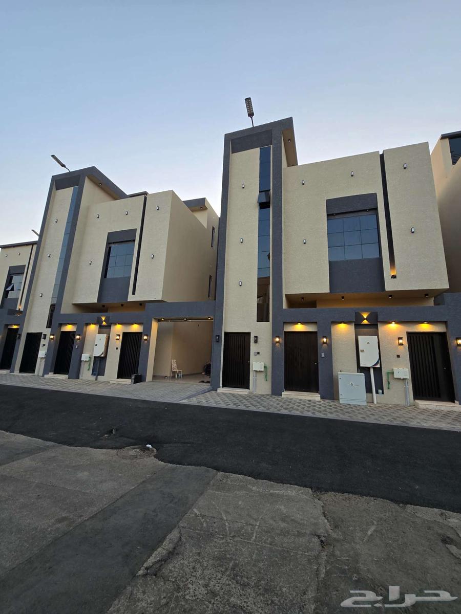 للبيع أدوار ارضيه 6غرف تشطيبVIP حوش ومدخل سياره خلف الألماني64249713229314111