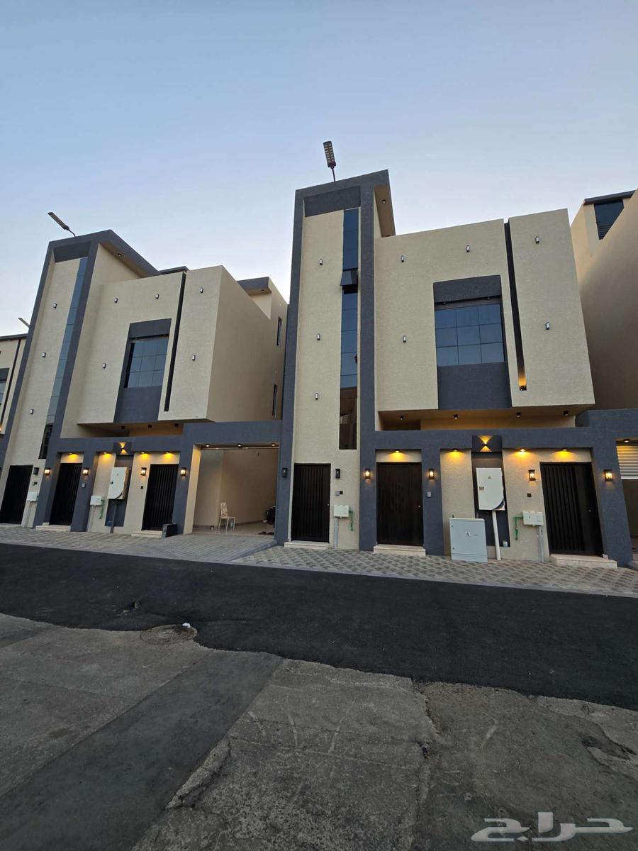 للبيع أدوار ارضيه 6غرف تشطيبVIP حوش ومدخل سياره خلف الألماني64249713229314110