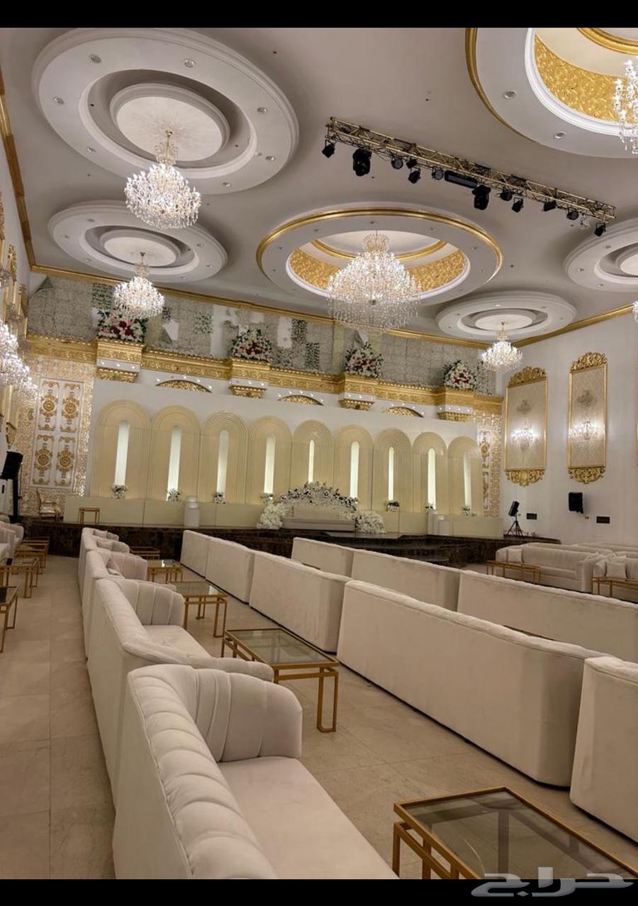 Execution and design of decorations, halls, and palaces64249724323970113