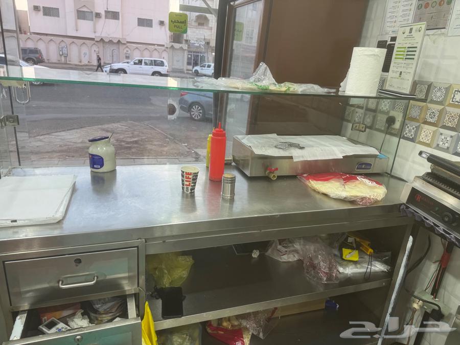 بوفيه لتقبيل الدخل64254311576322112