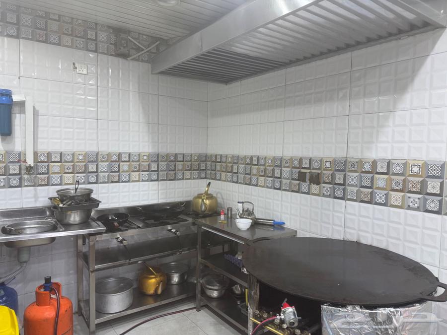 بوفيه لتقبيل الدخل64254311576322111