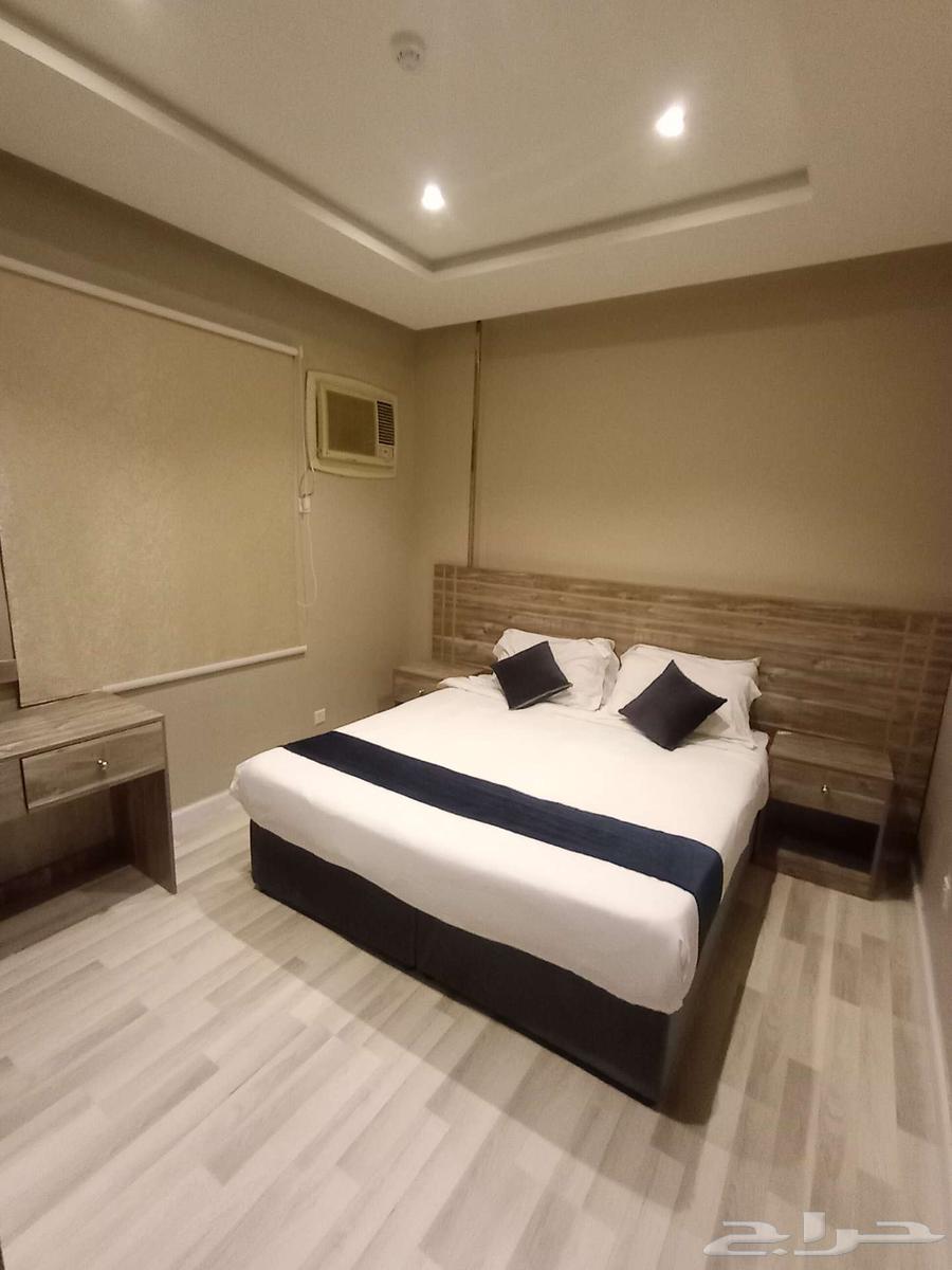 شقة فندقية غرفة وصالة مؤثثة وفاخرة بخميس مشيط64259889564289110