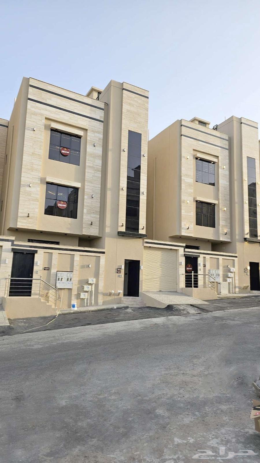 For sale: Remaining VIP upper apartment with 6 rooms, private roof starting from 520 thousand in Al-Dhurfa64263972929538110