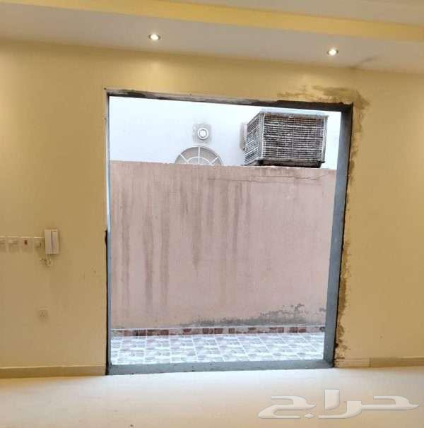 Breaking bathrooms, floor, tiled floor, removal, and opening walls and doors64274309881602113