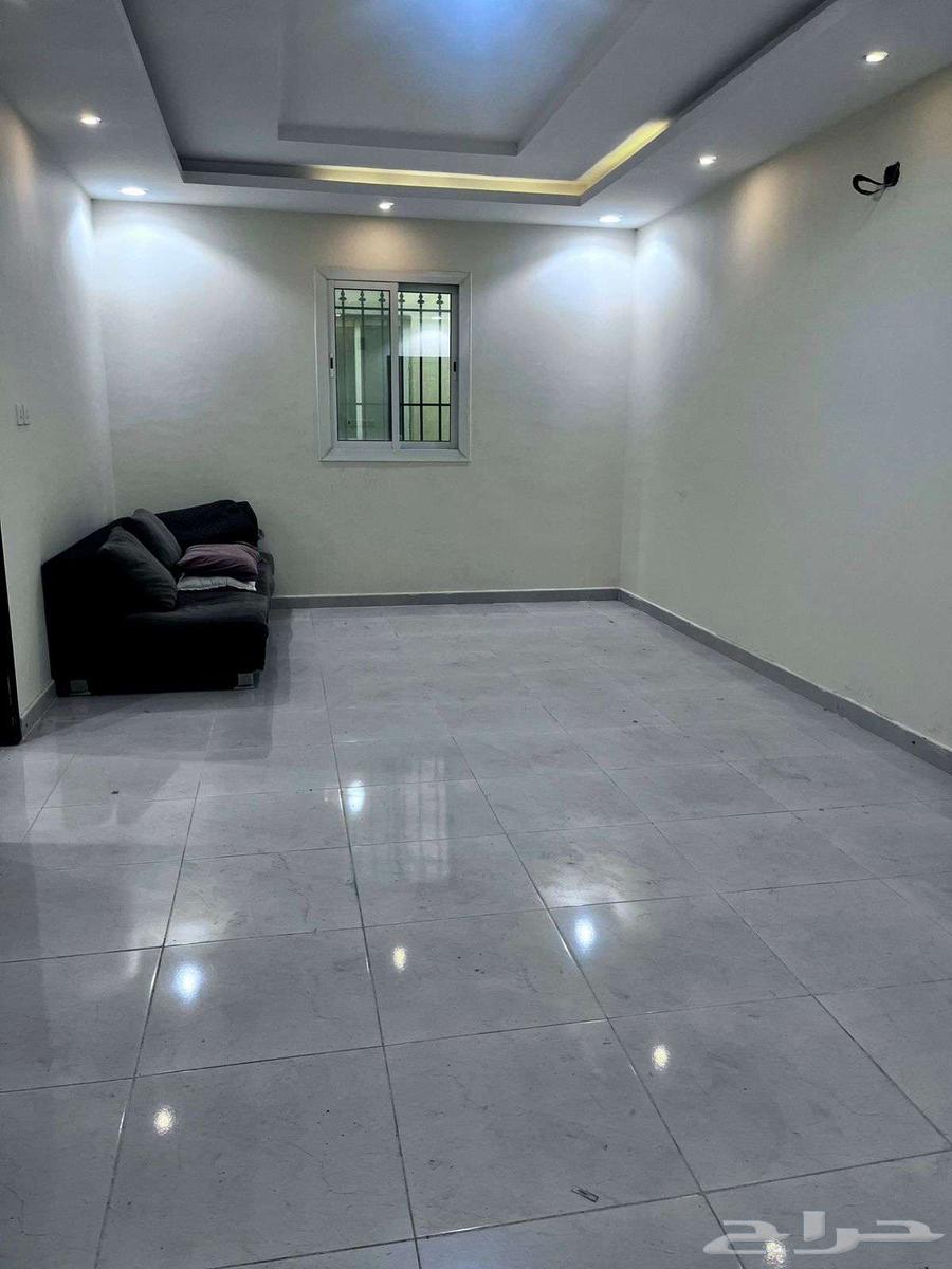 ملحق للإيجار في فيلا راقية بحي الرحمانية64274302707713112