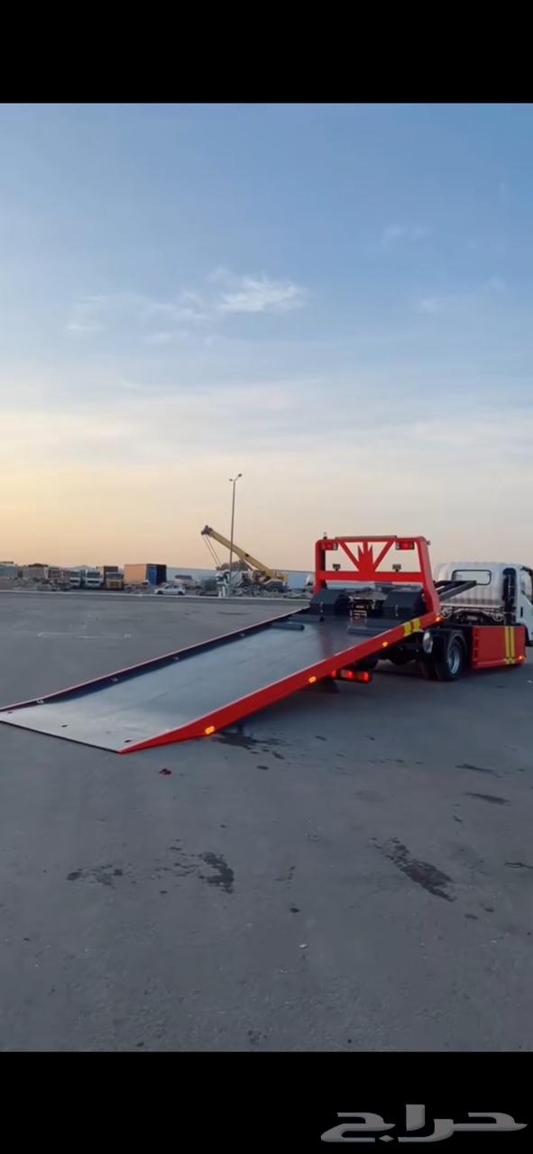 Tabuk flatbed and its surroundings64423166026883110