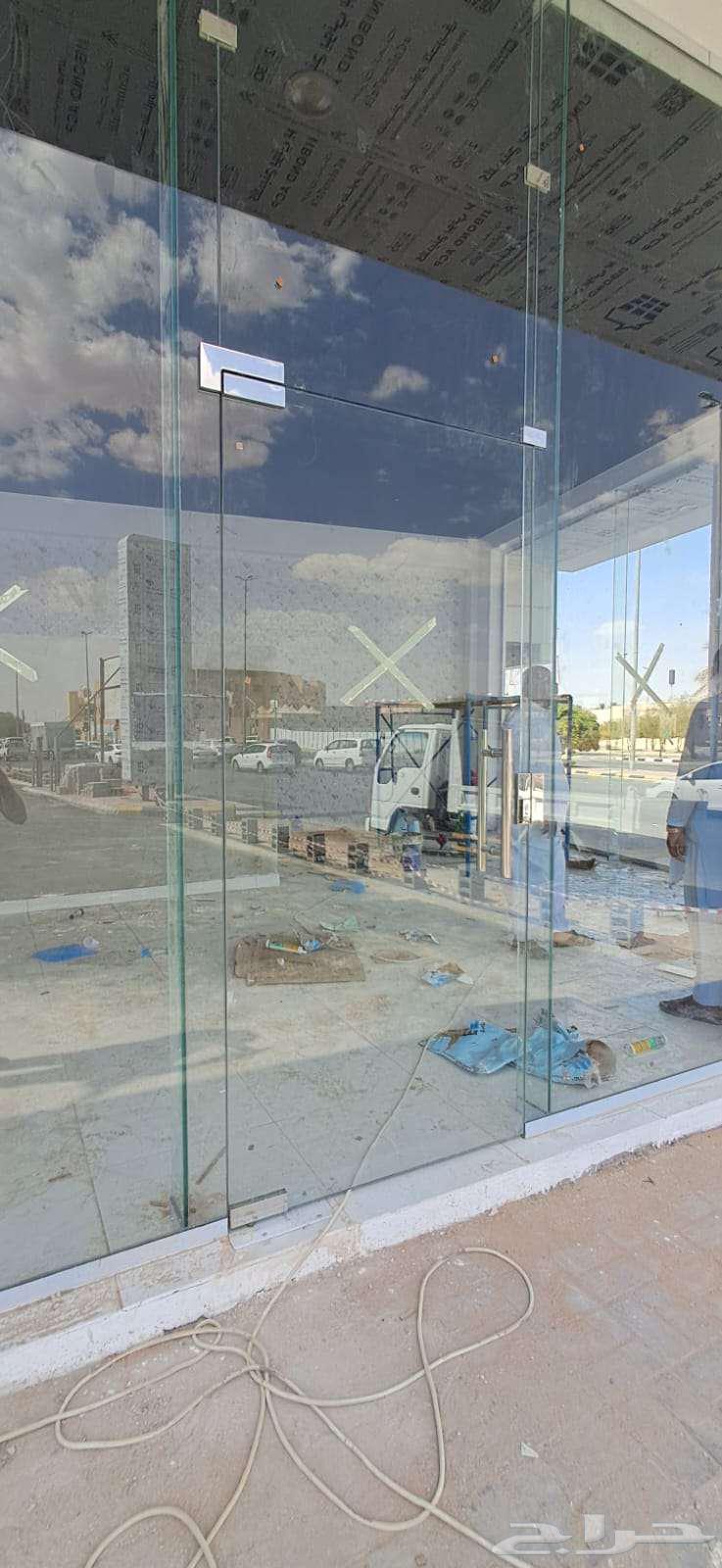 تركيب ابواب زجاج سكريت واجهات زجاج للمحلات دربزين زجاج شاور64402872404481111