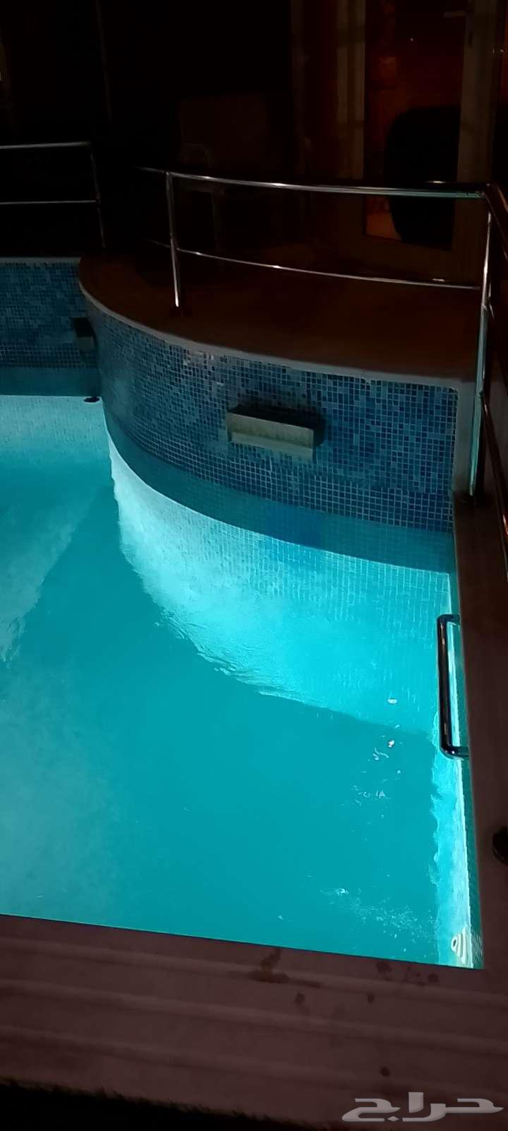 برك سباحة ونوافير وشلالات64349974036738110