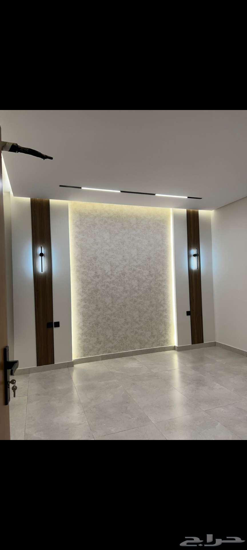 للبيع اخر روف ملحق وشقه فاخره بالمعيصم64379871718145110