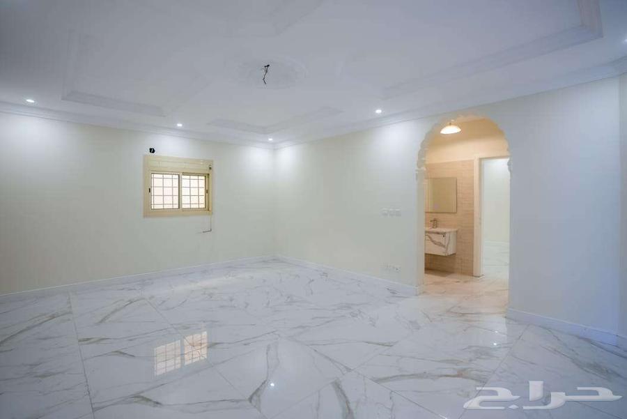 فيلا في أبحر قريب من كلية البترجي ظهيرة شارع عابر القارات64379837301889112